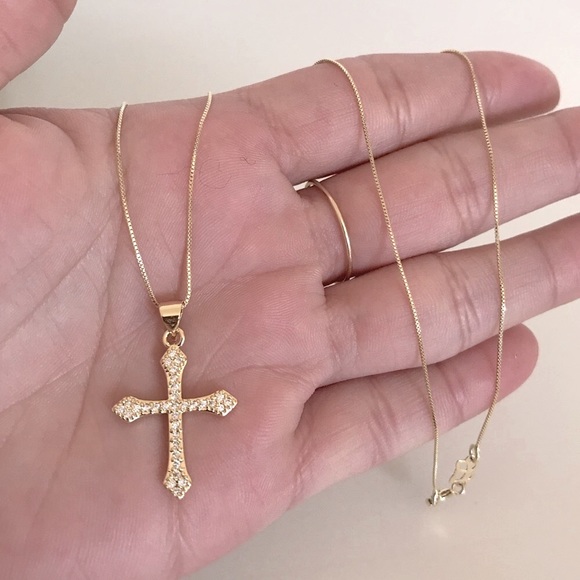 🎉HP🎉Old English Cross Necklace | 14k Gold Filled - Picture 3 of 3